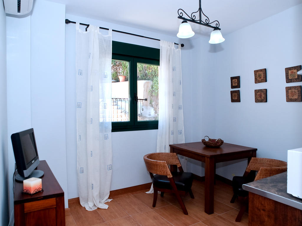 Apartamentos Rurales La Vera خارانديا دي لا فيرا الغرفة الصورة